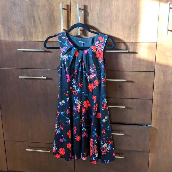 Express flower dress - Picture 1 of 3